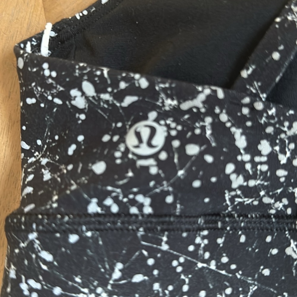 Lululemon - Picture 3 of 3